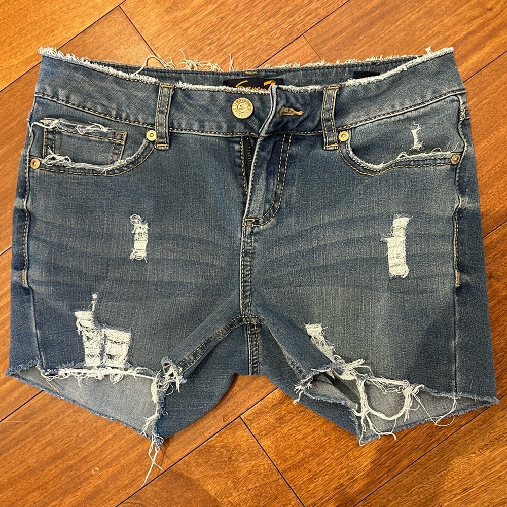 Seven 7 Cutoffs